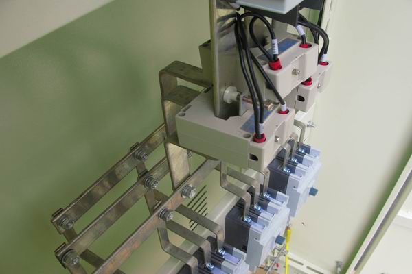 中山配电柜-应急照明配电柜使用对工作人员的具